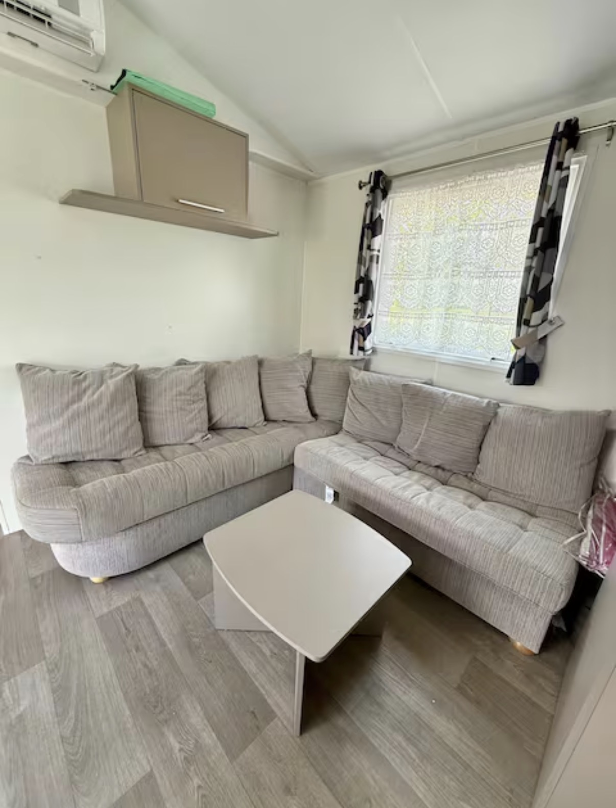 Etang de pêche et Mobile Home 8 personnes